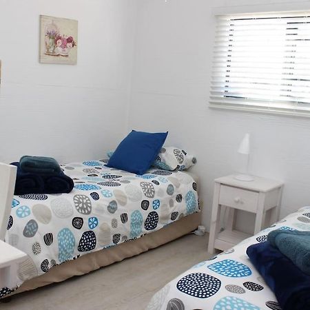Baby Whale Bliss - Beachfront House Уитсанд Екстериор снимка