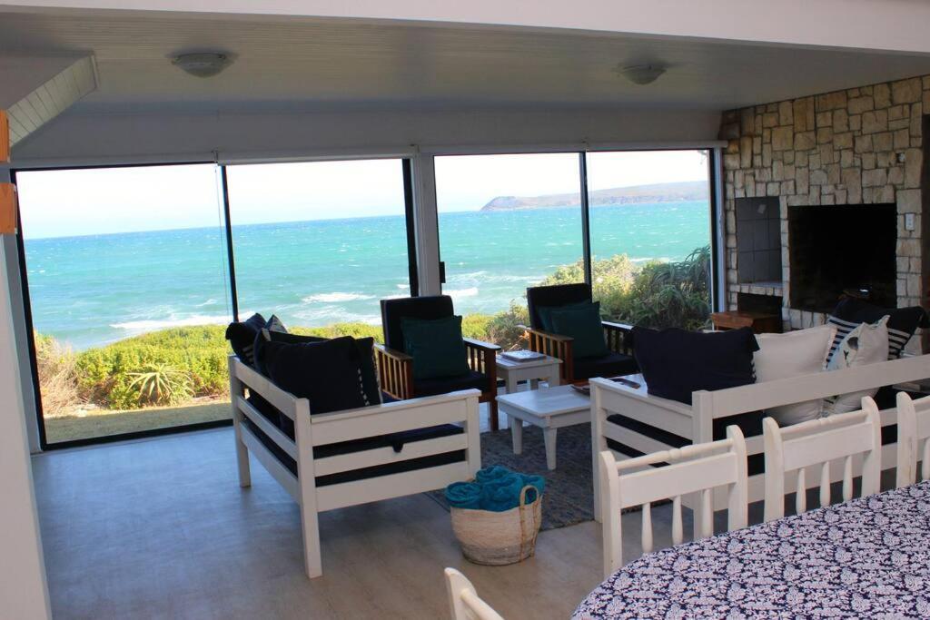 Baby Whale Bliss - Beachfront House Уитсанд Екстериор снимка