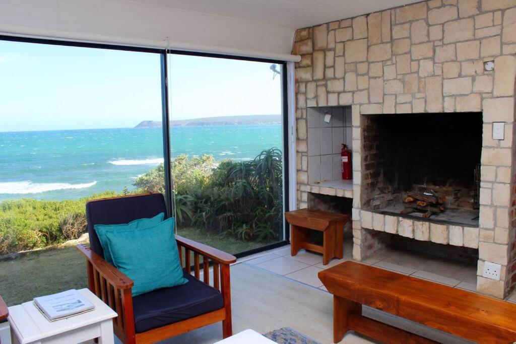 Baby Whale Bliss - Beachfront House Уитсанд Екстериор снимка