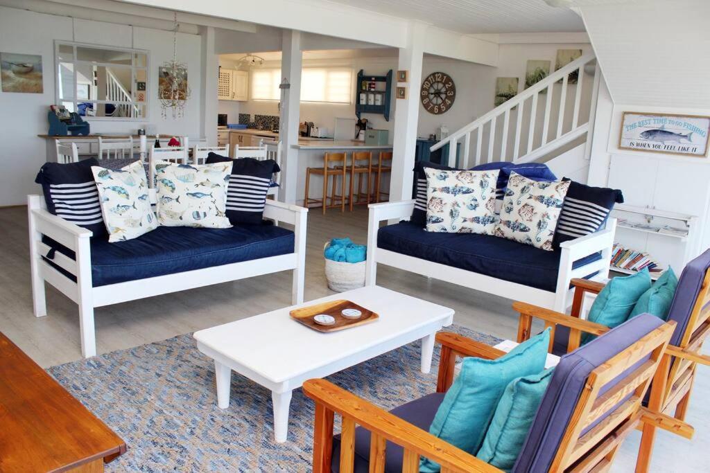 Baby Whale Bliss - Beachfront House Уитсанд Екстериор снимка