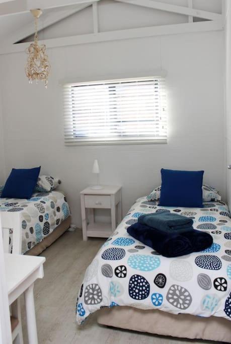 Baby Whale Bliss - Beachfront House Уитсанд Екстериор снимка
