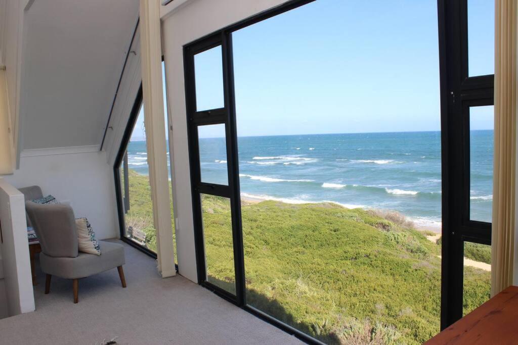 Baby Whale Bliss - Beachfront House Уитсанд Екстериор снимка